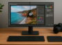 Monitore für Fotobearbeitung im professionellen Einsatz mit präziser Farbdarstellung am Arbeitsplatz